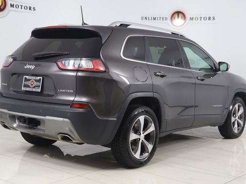 Used 2019 Jeep Cherokee Limited w/ Trailer Tow Group AWD/4WD image 3