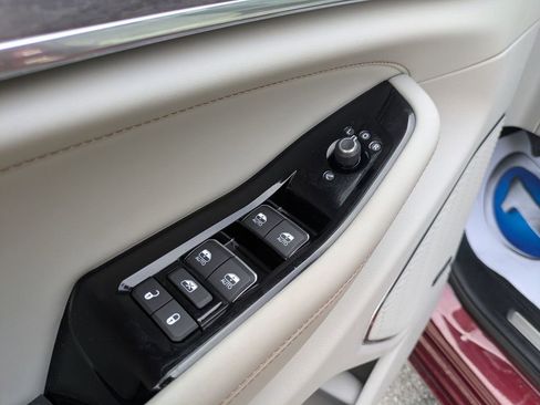 Used 2023 Jeep Grand Cherokee Overland image 13