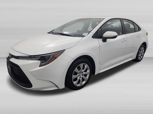 Used 2026 Toyota Corolla LE FWD image 9