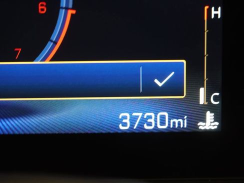 Used 2024 Chevrolet Trax RS w/ Driver Confidence Package image 4