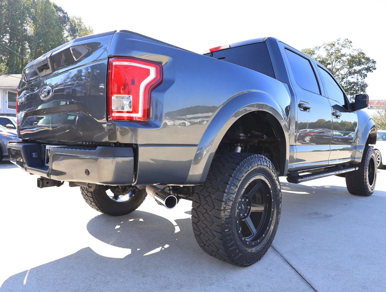 Used 2017 Ford F150 XLT w/ Equipment Group 302A Luxury AWD/4WD image 7