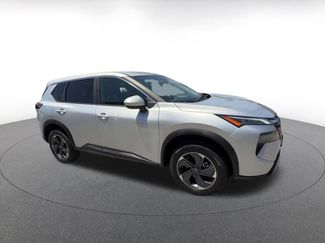 Used 2025 Nissan Rogue SV FWD video 2