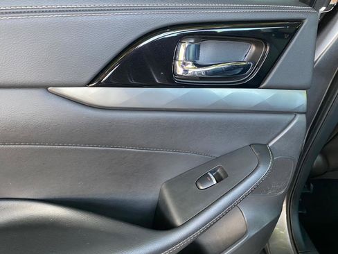 Used 2022 Nissan Maxima SV w/ Floor Mat Group FWD image 34