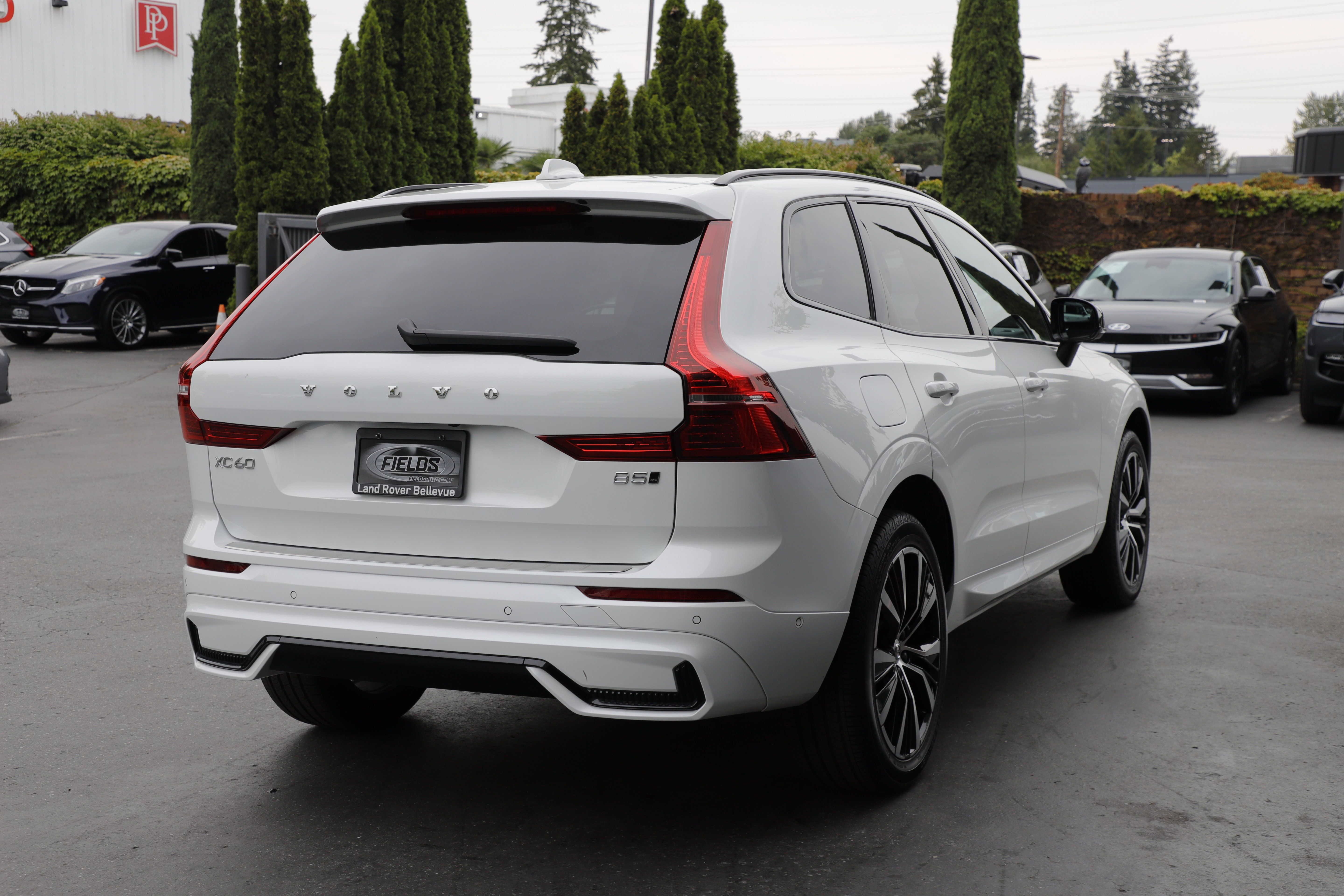 Used 2023 Volvo XC60 B5 Plus w/ Climate Package AWD/4WD image 6