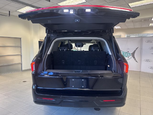 Used 2025 Lincoln Navigator Reserve AWD/4WD image 10