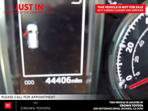 Used 2024 Toyota 4Runner TRD Off-Road Premium w/ Moonroof Package AWD/4WD image 6