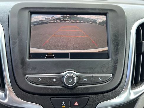 Used 2022 Chevrolet Equinox LS AWD/4WD image 10