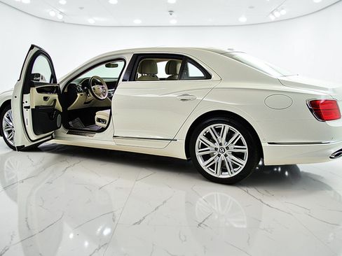 Certified 2023 Bentley Flying Spur Plug-In Hybrid AWD/4WD image 7