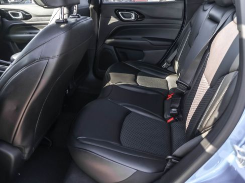 New 2026 Jeep Compass Latitude image 12