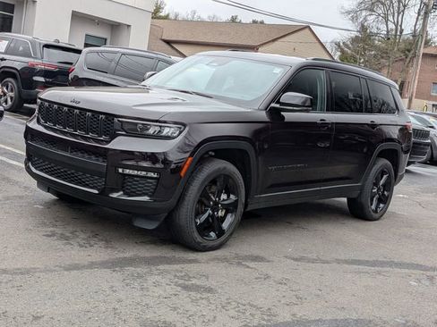 Certified 2023 Jeep Grand Cherokee L Limited w/ Black Appearance Package image 7