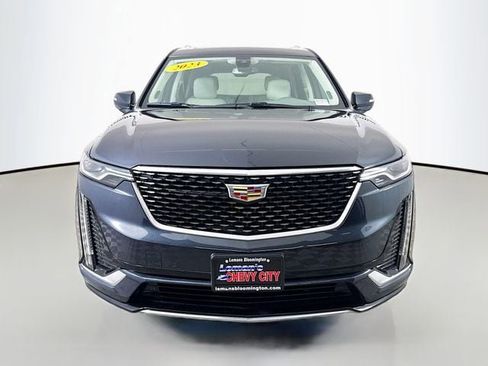 Used 2023 Cadillac XT6 Premium Luxury FWD image 2