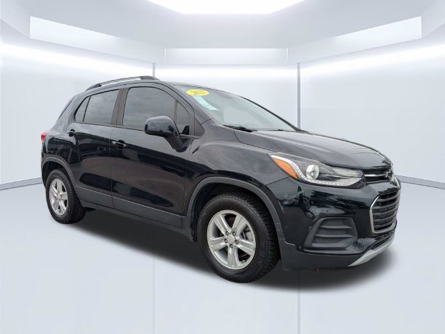 Used 2021 Chevrolet Trax LT w/ LT Convenience Package FWD image 2