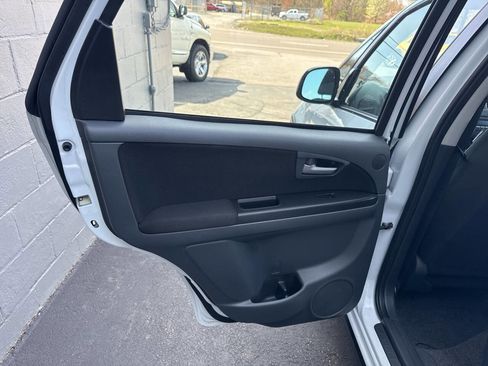 Used 2012 Suzuki SX4 Premium image 17