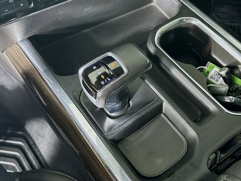 Used 2022 Chevrolet Silverado 1500 LT Trail Boss w/ Convenience Package II image 24