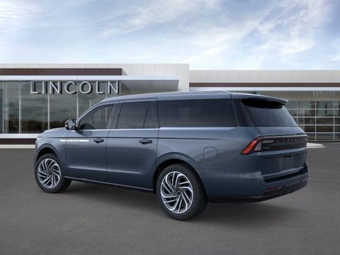 New 2026 Lincoln Navigator L Reserve AWD/4WD image 4