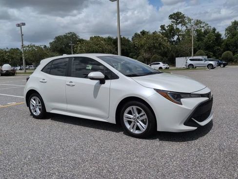 Used 2019 Toyota Corolla SE FWD image 2