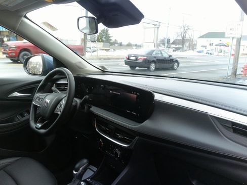 Used 2024 Buick Encore GX Sport Touring image 22