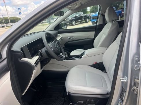 Used 2025 Hyundai Tucson SEL FWD image 12