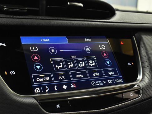 Certified 2024 Cadillac XT6 Luxury w/ LPO, Floor Liner Package image 16