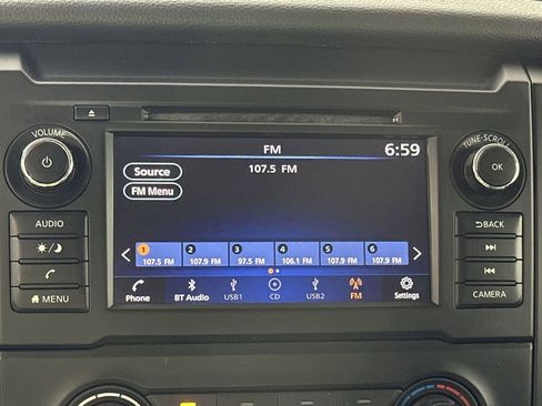 Used 2019 Nissan Titan S image 18