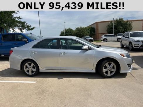 Used 2013 Toyota Camry SE FWD image 2