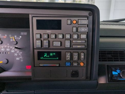 Used 1992 Chevrolet Silverado 1500 4x4 Extended Cab image 25