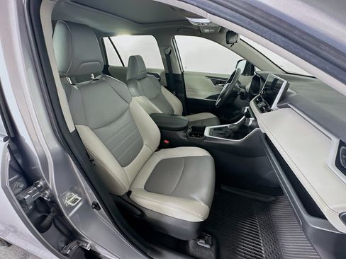 Used 2023 Toyota RAV4 XLE Premium FWD image 30