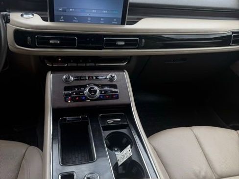 Used 2023 Lincoln Aviator Reserve w/ Equipment Group 201A AWD/4WD image 18