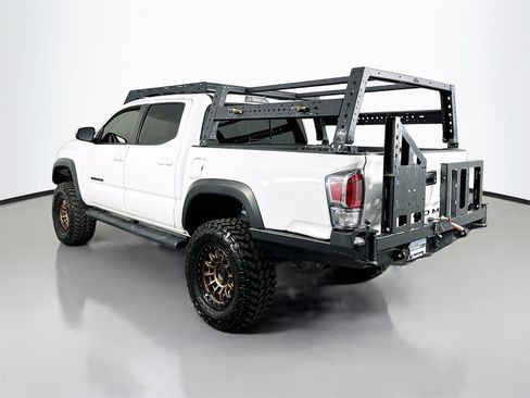 Used 2022 Toyota Tacoma TRD Off-Road image 5