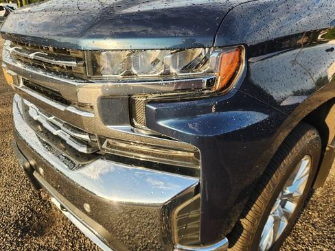 Used 2021 Chevrolet Silverado 1500 LTZ w/ Z71 Off-Road Package AWD/4WD image 6