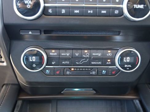 Used 2018 Ford Expedition Platinum RWD image 23
