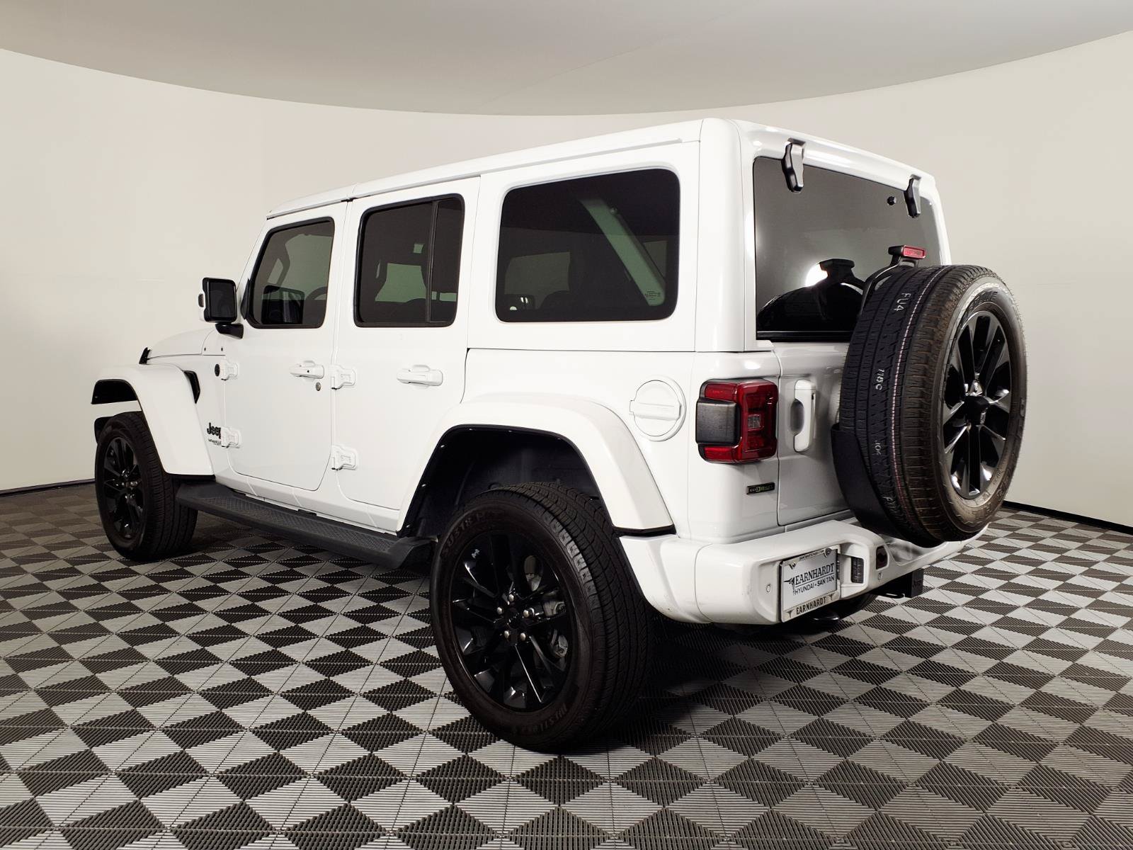 Used 2021 Jeep Wrangler Unlimited Sahara AWD/4WD image 6