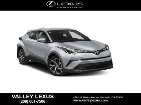 Used 2018 Toyota C-HR XLE FWD image 1