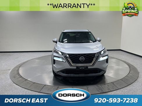 Used 2023 Nissan Rogue SV image 3