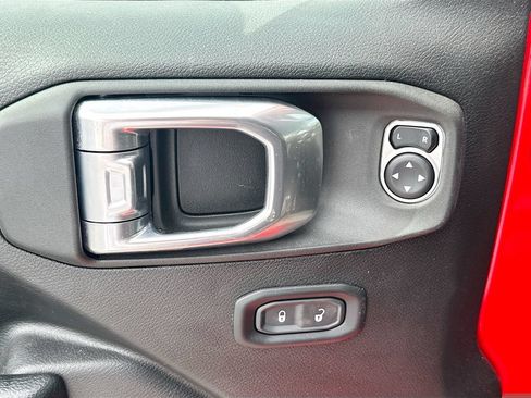 Certified 2023 Jeep Wrangler Unlimited w/ Convenience Group AWD/4WD image 19