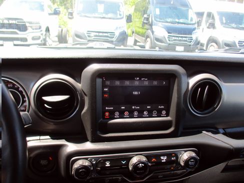 Certified 2022 Jeep Wrangler Unlimited Sport AWD/4WD image 16