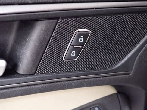 Used 2019 Ford Edge SE image 13