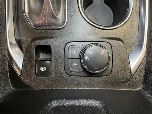 Used 2023 Chevrolet Traverse RS image 22