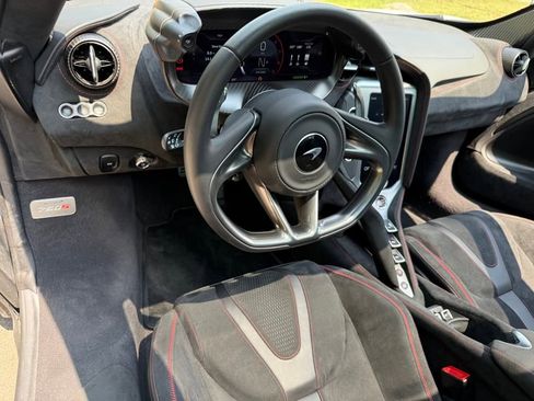 Used 2024 McLaren 750S Spider image 54