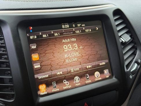 Used 2016 Jeep Cherokee Latitude image 23