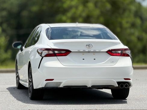 Used 2023 Toyota Camry SE FWD image 5