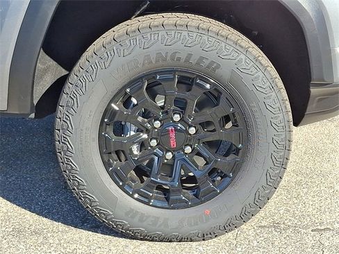 New 2026 GMC Canyon Elevation w/ Convenience Package image 5