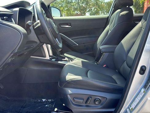 Used 2024 Toyota Corolla Cross XLE w/ Convenience Package FWD image 28