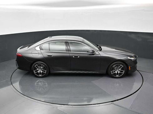 New 2026 BMW 530i RWD image 19