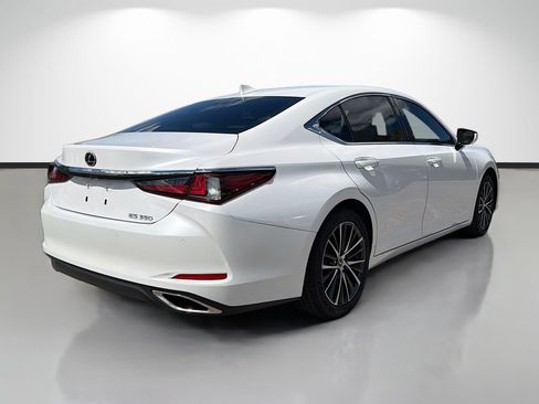 Used 2024 Lexus ES 350 w/ Premium Package FWD image 3