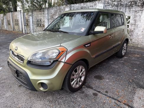 Used 2013 Kia Soul FWD image 10