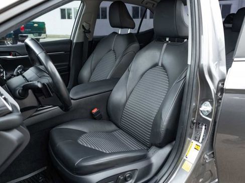 Used 2023 Toyota Camry SE w/ Convenience Package image 12