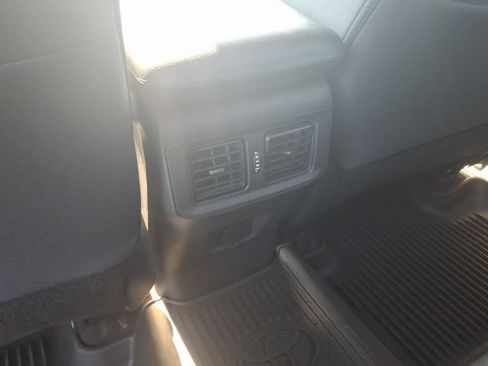 Used 2023 Toyota RAV4 LE AWD/4WD image 9