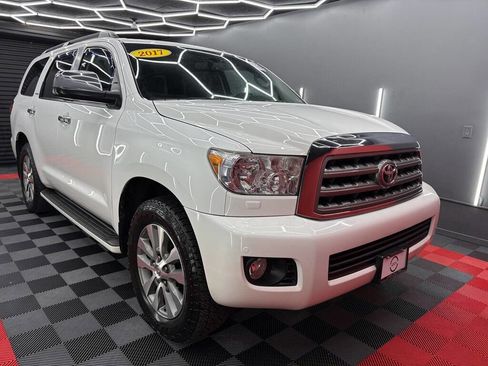 Used 2017 Toyota Sequoia Limited image 3