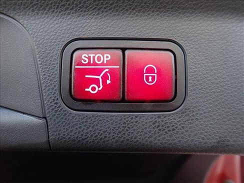 Used 2019 Mercedes-Benz GLC 300 4MATIC Coupe image 9